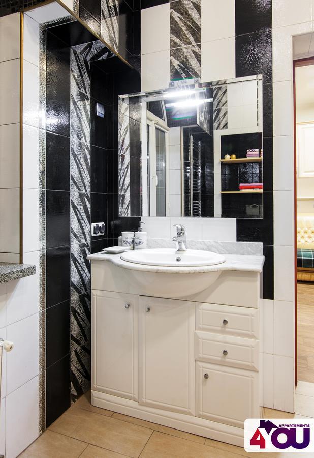 4You Apartaments Lviv Exterior foto