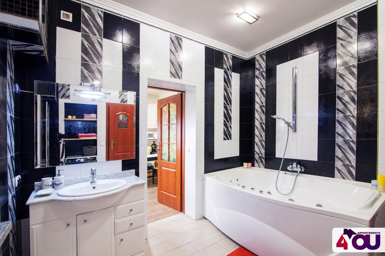 4You Apartaments Lviv Exterior foto