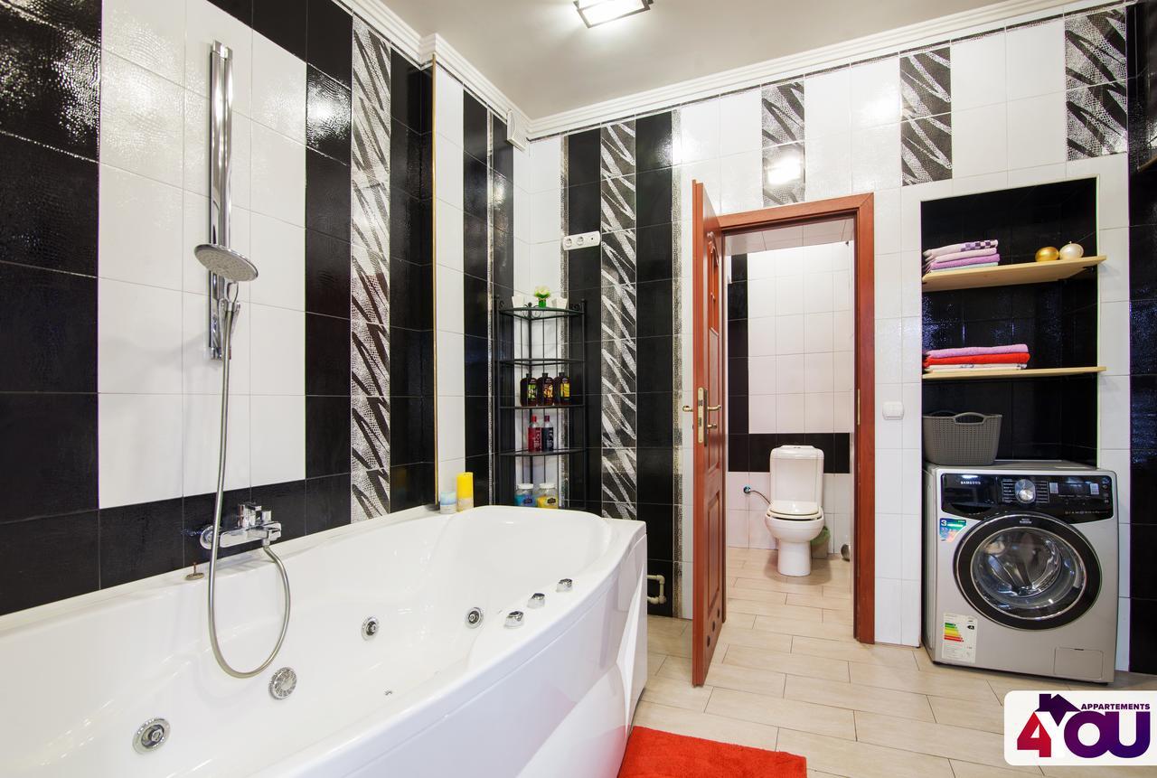4You Apartaments Lviv Exterior foto